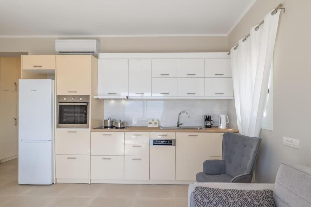 Maritina's Amazing Sea View Apartment *